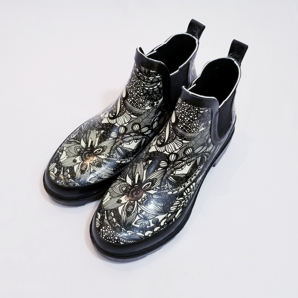 EUC Sakroots Ankle Rubber Boots